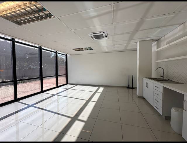 304M² OFFICE TO LET IN SANDTON CENTRAL